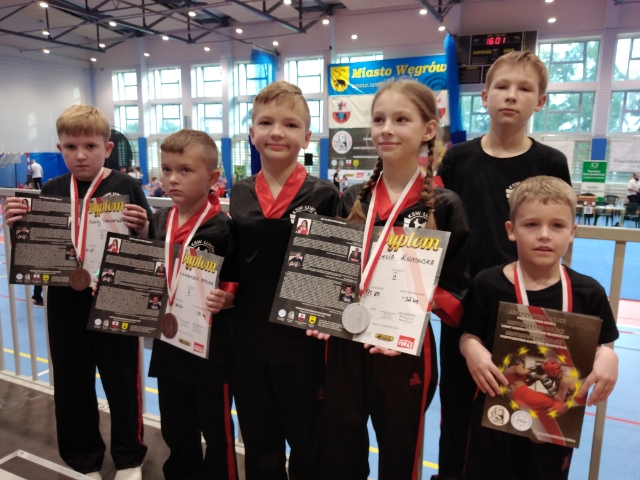Medale najmłodszych kickbokserów